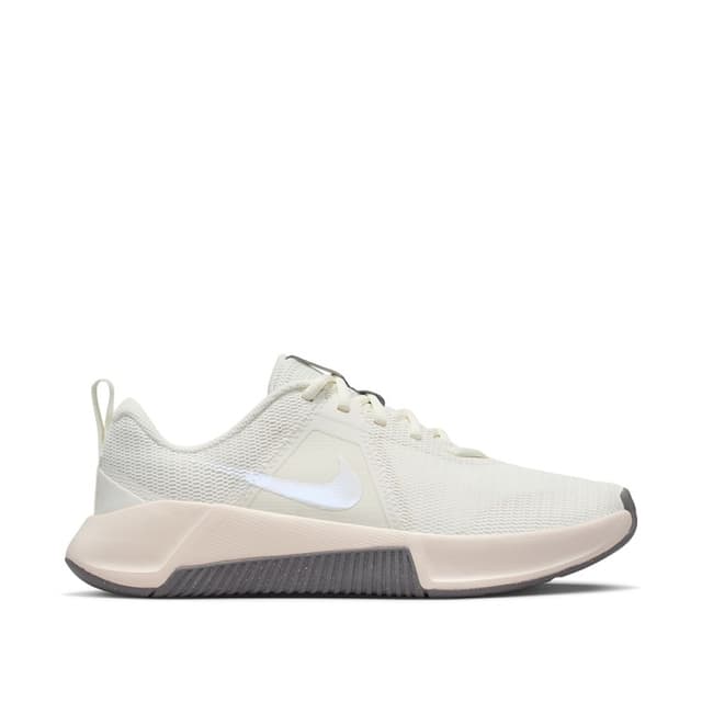 Кросівки жіночі Nike W MC TRAINER 3 молочні FQ1830-120