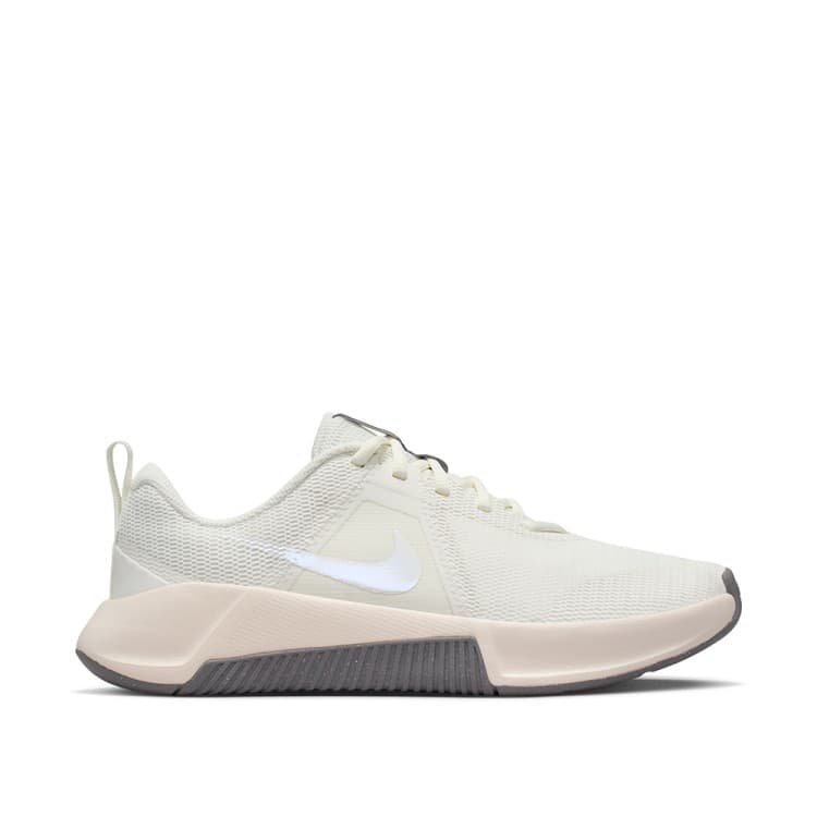Кросівки жіночі Nike W MC TRAINER 3 молочні FQ1830-120