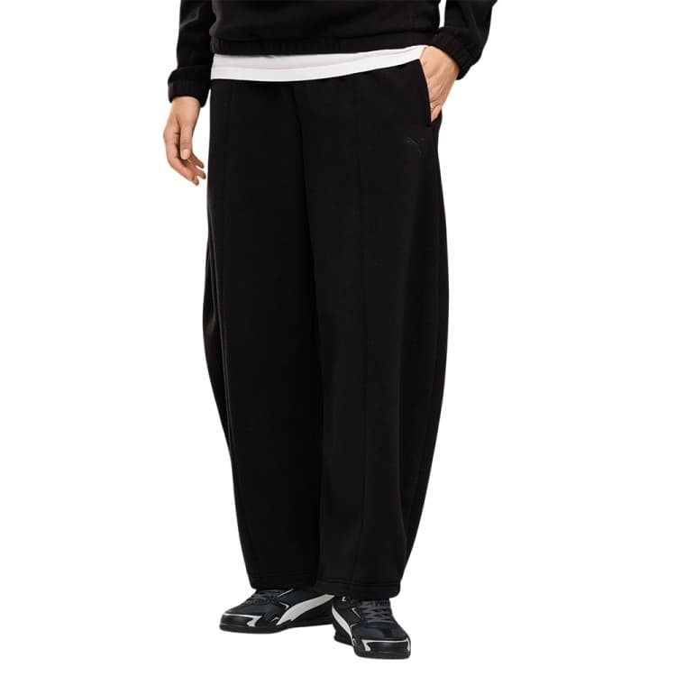 Штани жіночі Puma HER Relaxed Winterized Barrel Leg Pants op чорні 69542101