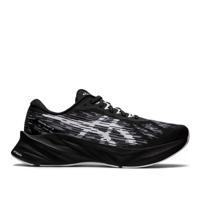 Кроссовки  Asics Novablast 3 черные 1011B458-002
