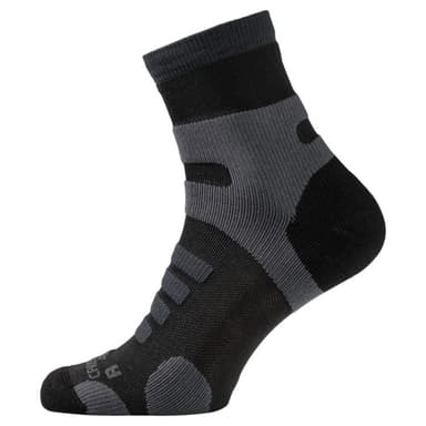 Шкарпетки унісекс Jack Wolfskin CROSS TRAIL CLASSIC CUT чорні 1907071-6000