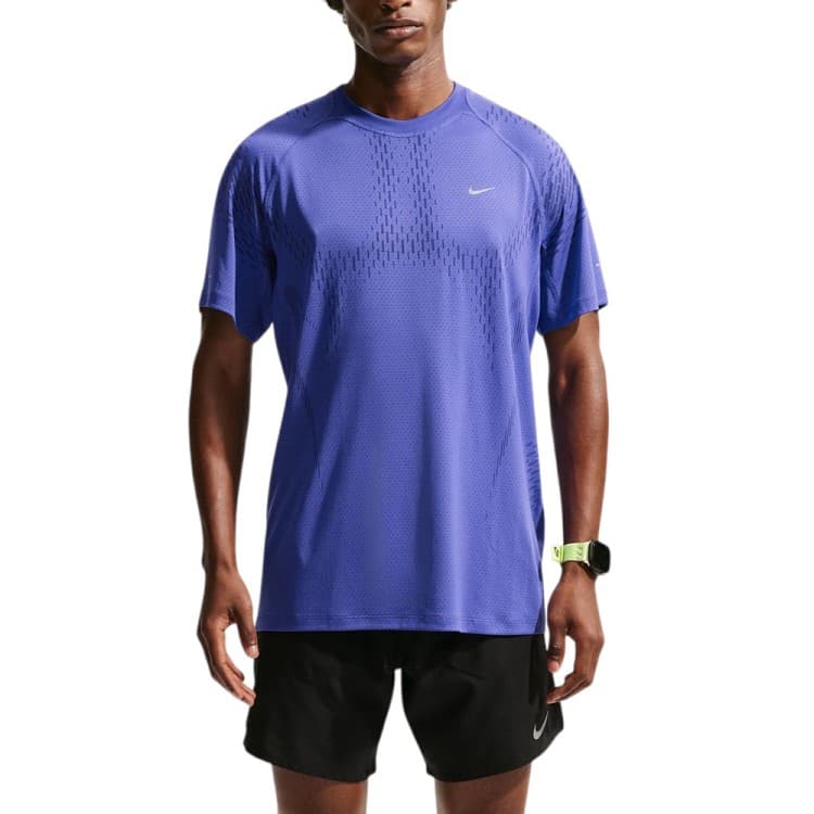 Футболка чоловіча Nike M NK DFADV STRIDE NVLTY SS TOP синя IF2088-494