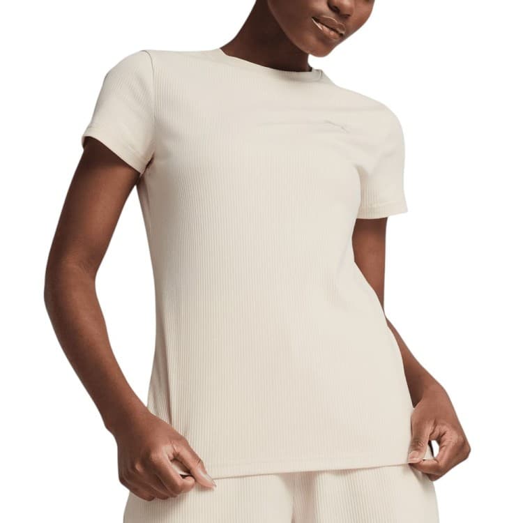 Футболка жіноча Puma ESS ELEVATED Tee бежева 68502187 — Sport City Футболка жіноча Puma ESS ELEVATED Tee бежева 68502187