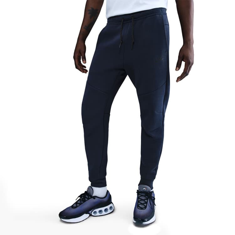 Штани чоловічі Nike M NK TCH FLC JGGR темно-сині HV0959-451 — Sport City Штани чоловічі Nike M NK TCH FLC JGGR темно-сині HV0959-451