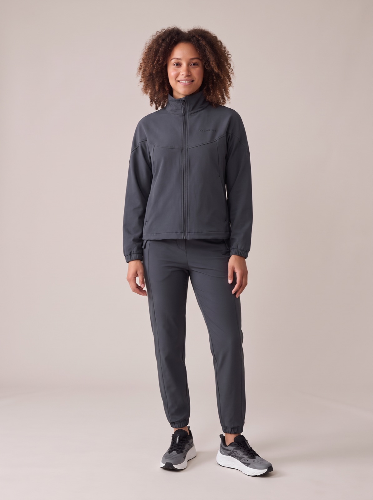 Larum · Grey