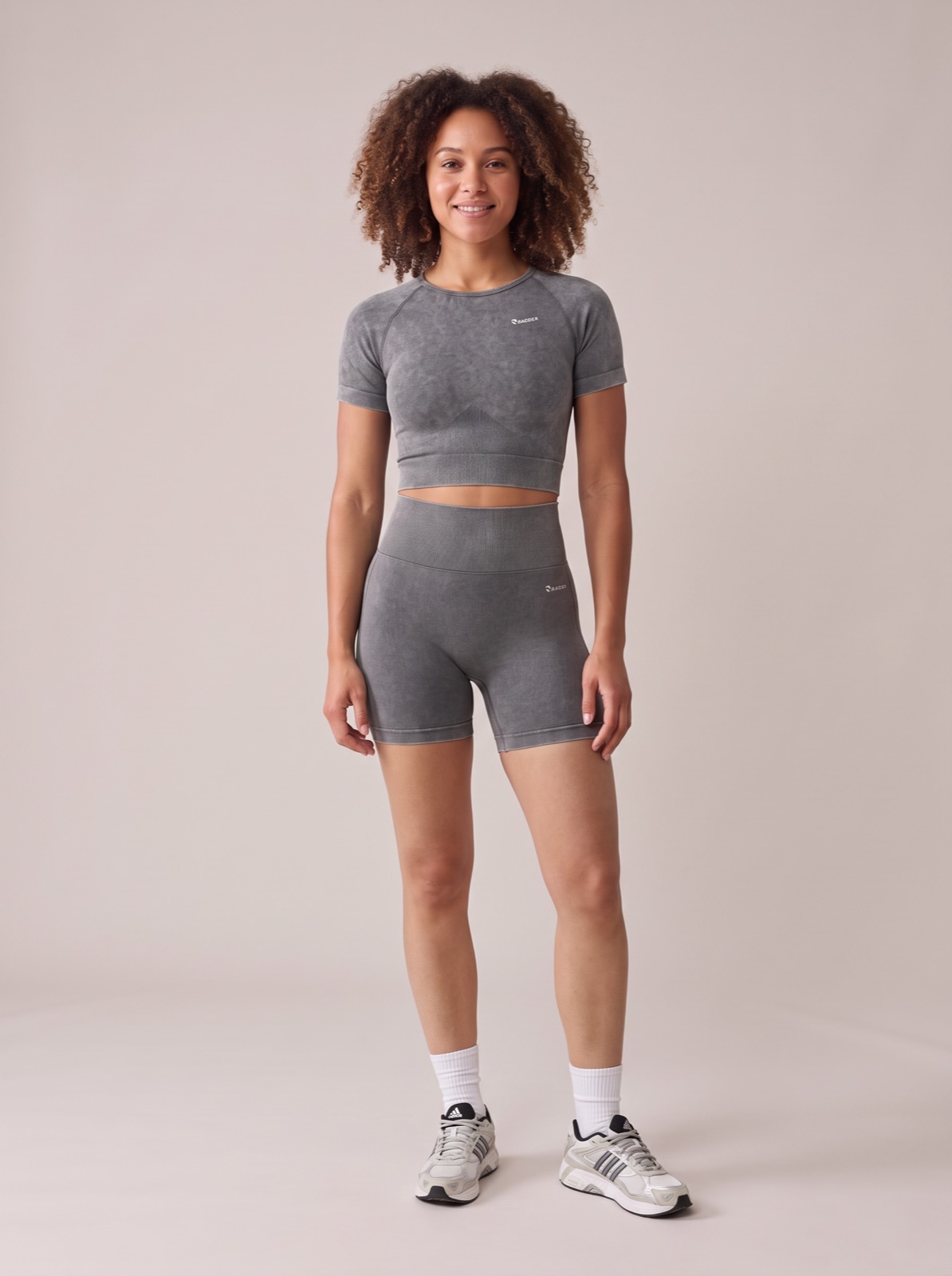 Radder · gray