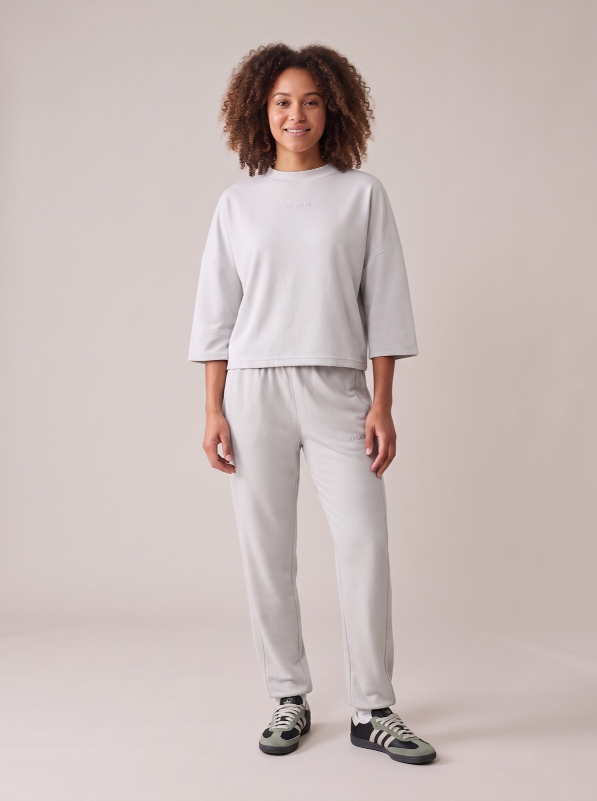 Larum · Grey
