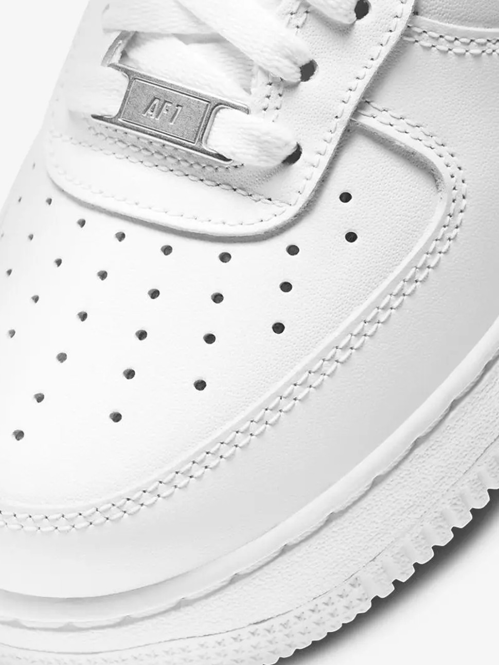 Кросівки жіночі Nike WMNS AIR FORCE 1 07 білі DD8959-100 — фото 6 — Sport City Кросівки жіночі Nike WMNS AIR FORCE 1 07 білі DD8959-100 — фото 6