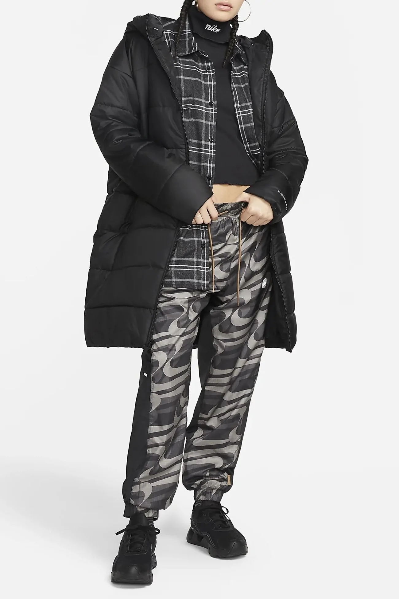 Куртка женская Nike W Nsw Syn Tf Rpl Hd Parka черная DX1798-010