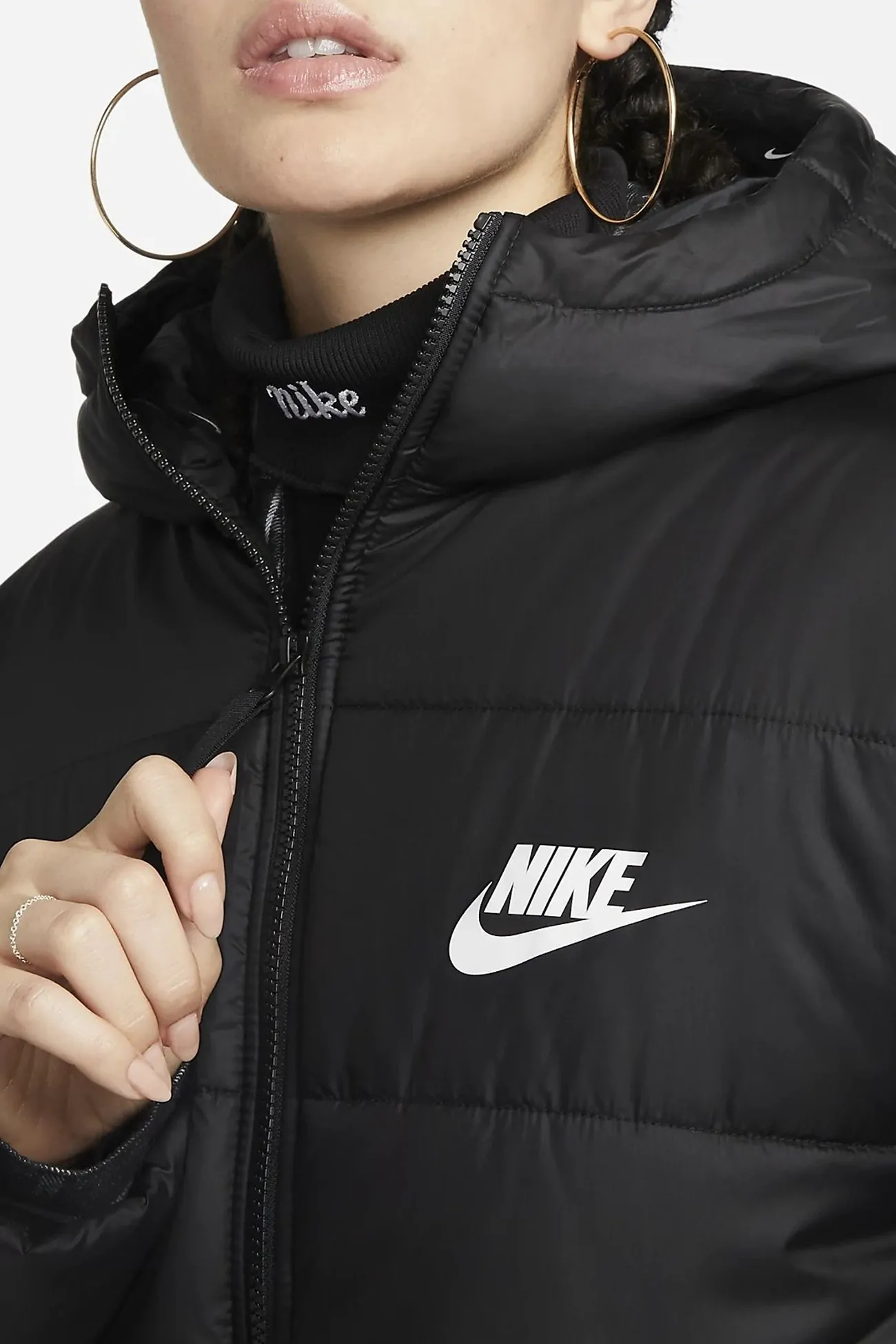 Куртка женская Nike W Nsw Syn Tf Rpl Hd Parka черная DX1798-010