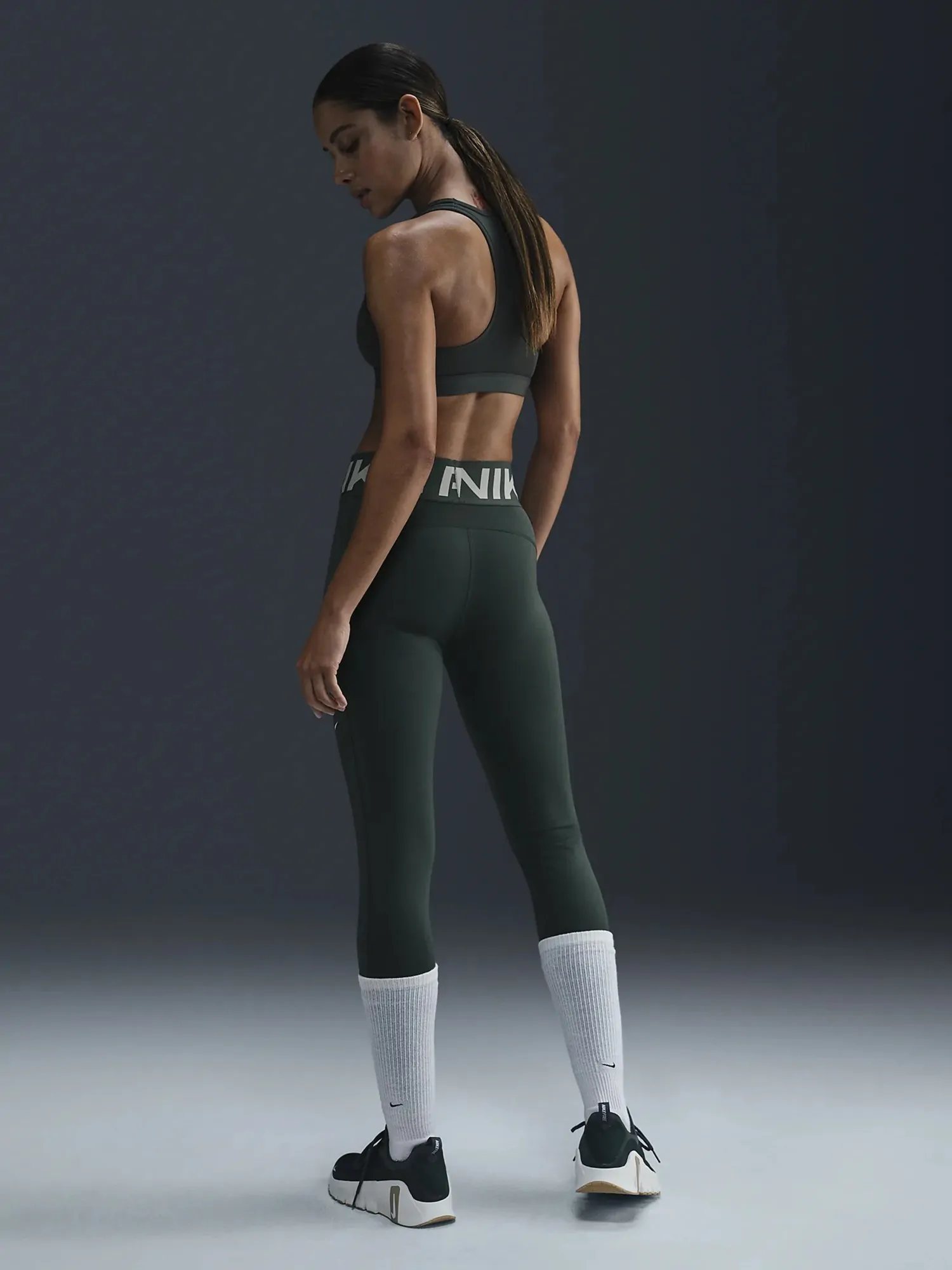 Легінси жіночі Nike W NP SCULPT DF HR TIGHT зелені FV7382-338