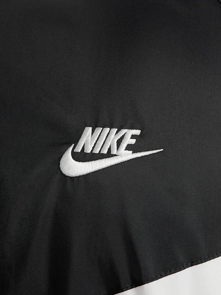 Ветровка мужская Nike M NK WVN LND WR HD JKT молочная DA0001-134