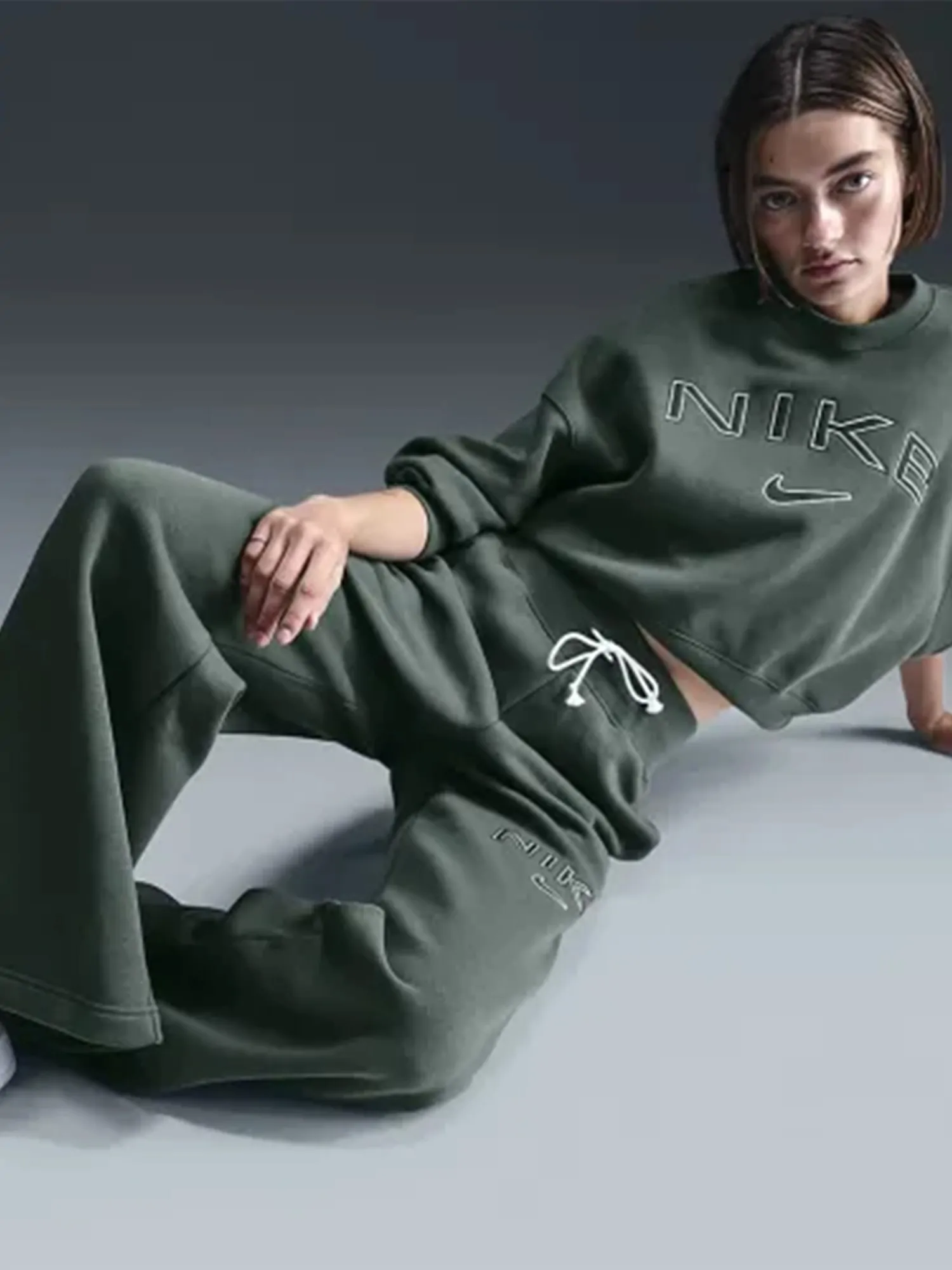 Штани жіночі Nike W NSW PHNX FLC HR LOGO PNT WDE зелені FV7684-338