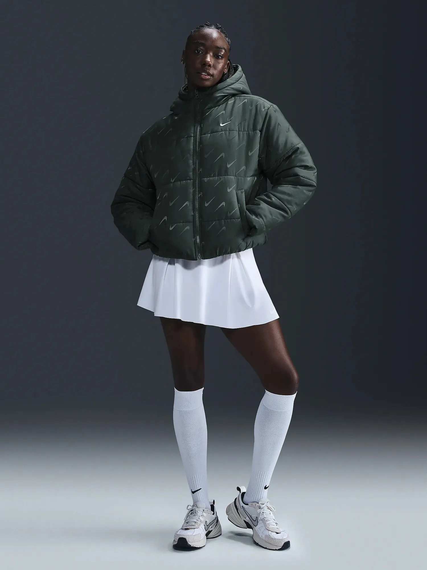 Куртка женская Nike W NSW TF SNFL NK CLSC PFR AOP зеленая FV7941