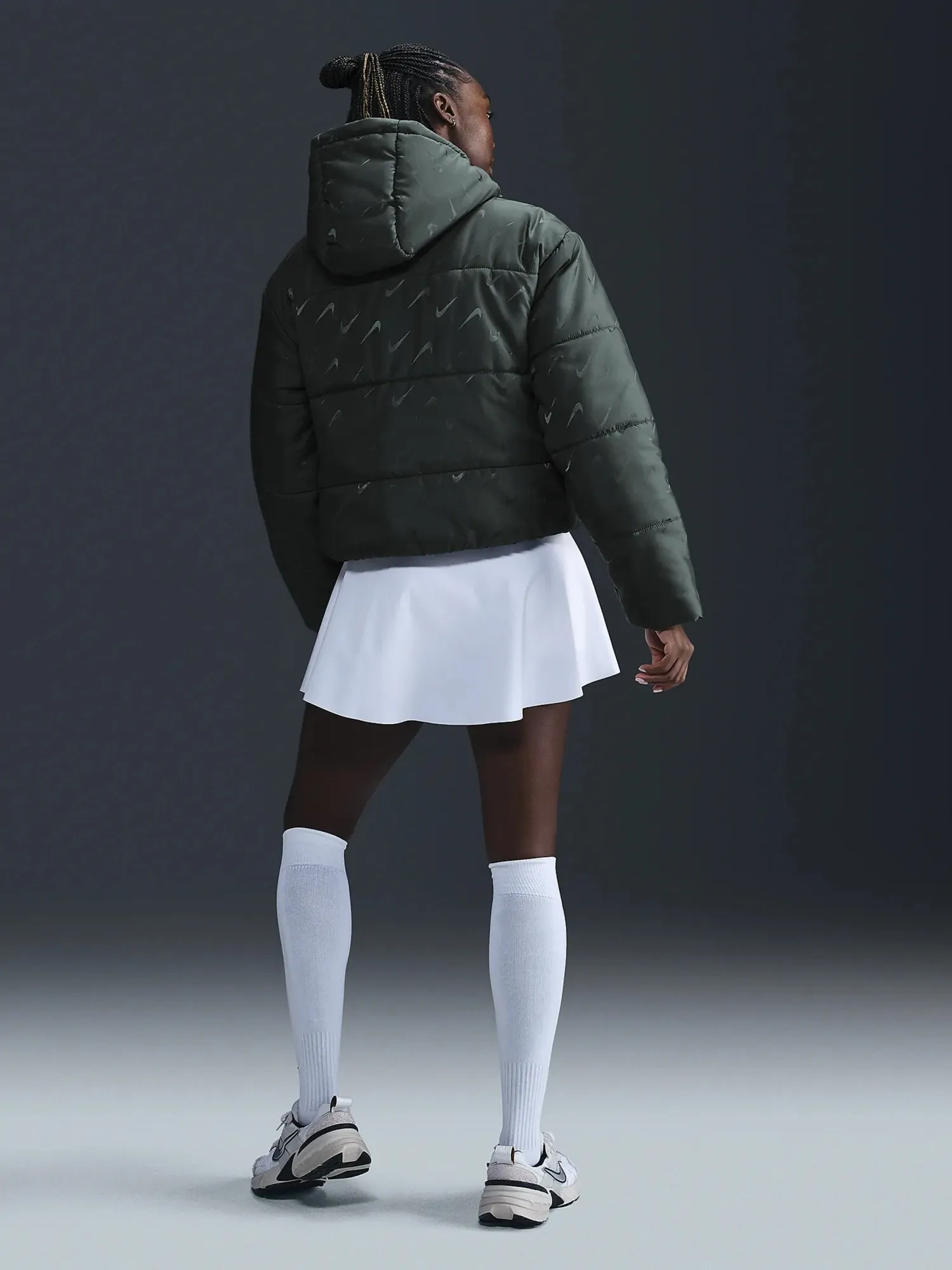 Куртка женская Nike W NSW TF SNFL NK CLSC PFR AOP зеленая FV7941