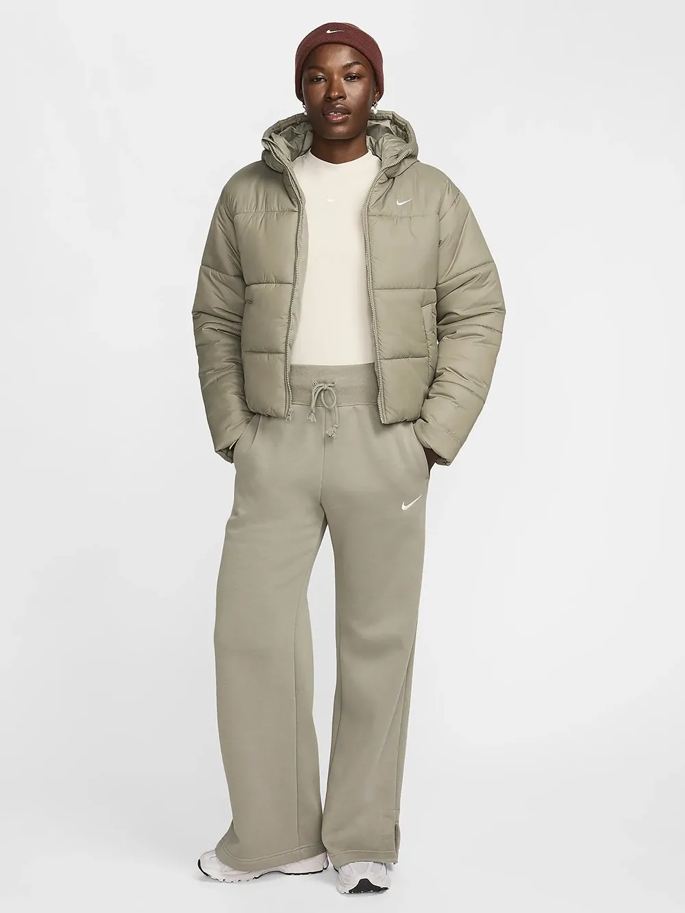 Куртка женская Nike W NSW TF SYNFL NK CLSC PFR оливковая FZ5899