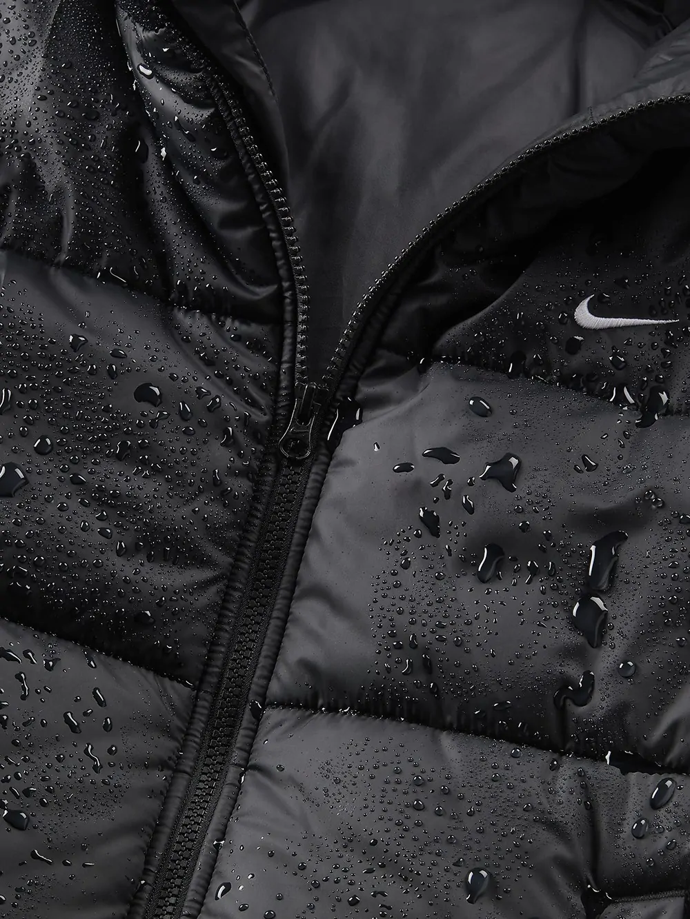 Куртка женская Nike W NSW TF SNFL NK CLSC PRKA черная FZ5903-010