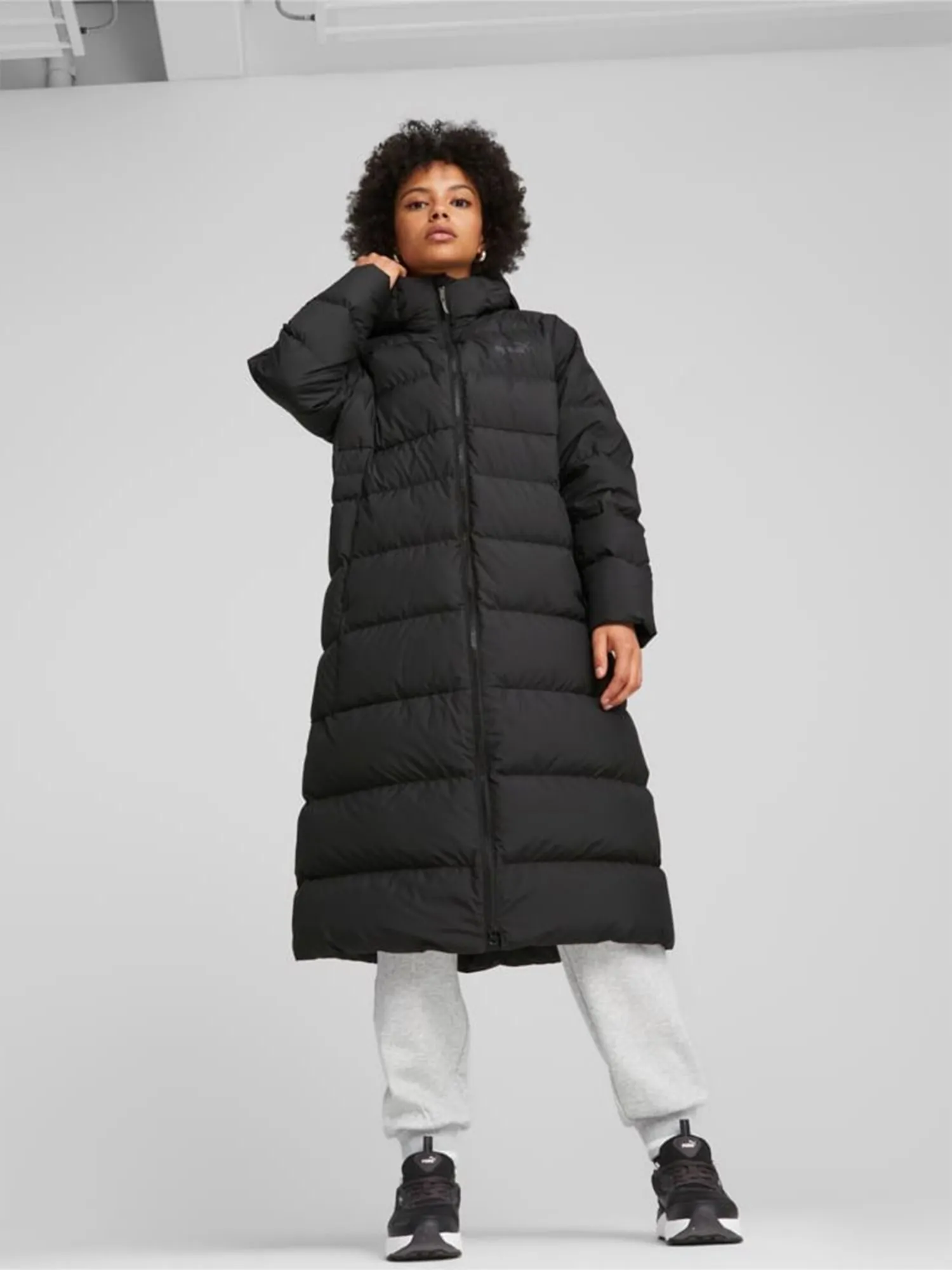 Куртка жіноча Puma Long Hooded Down Coat чорна 67536501 купити в