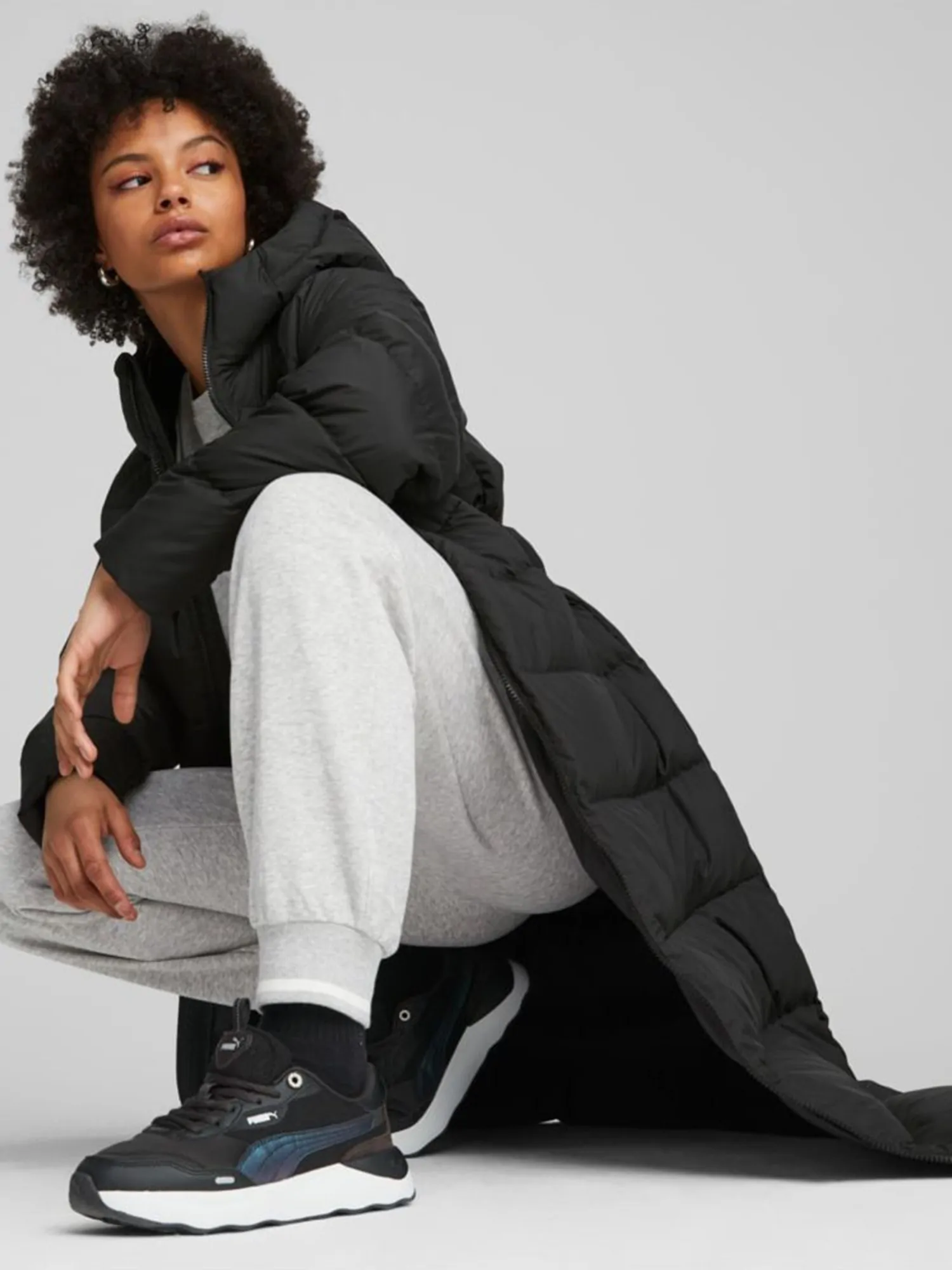 Куртка жіноча Puma Long Hooded Down Coat чорна 67536501 купити в