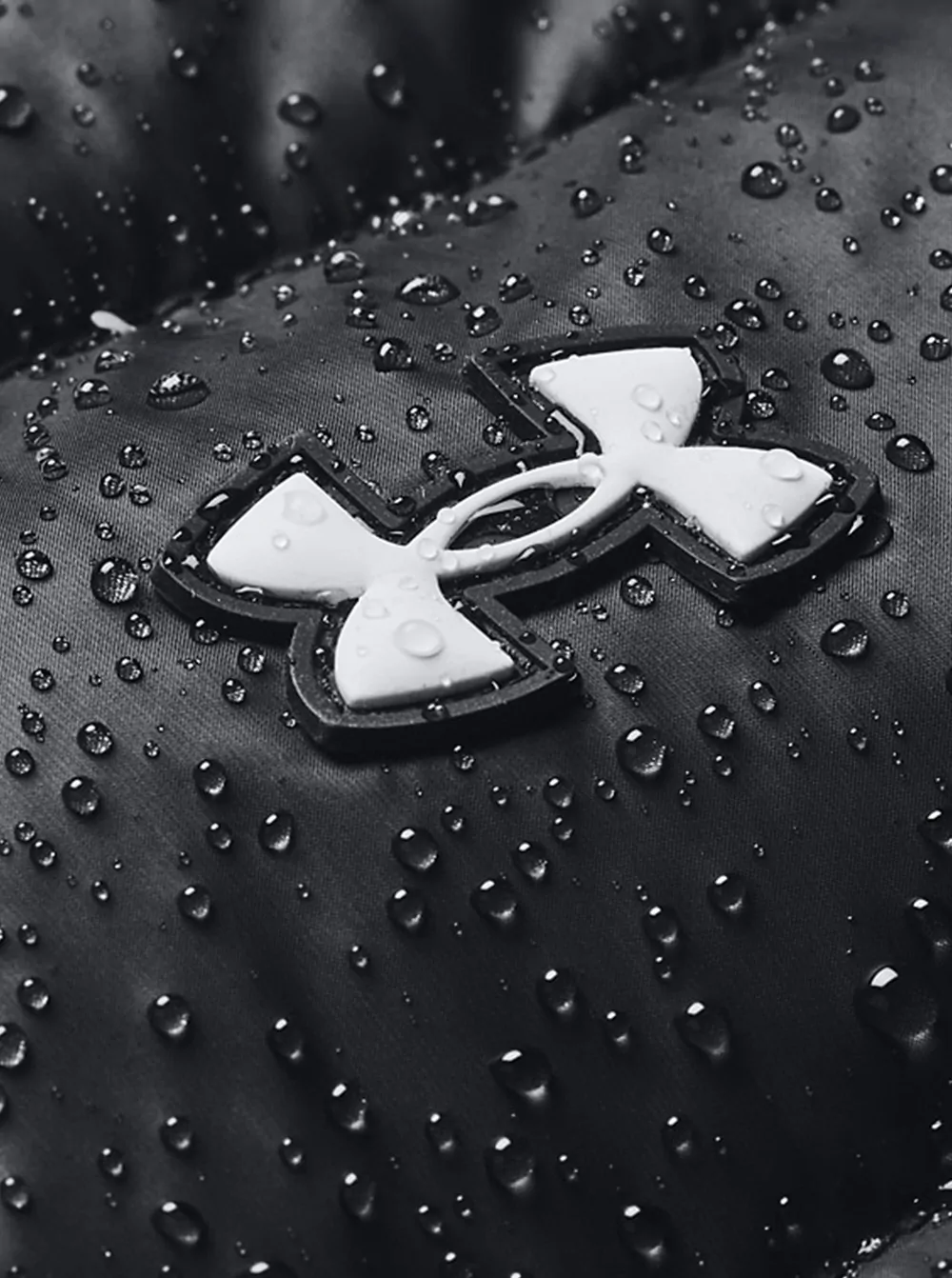 Куртка женская Under Armour LEGEND DOWN HOODED JACKET черная