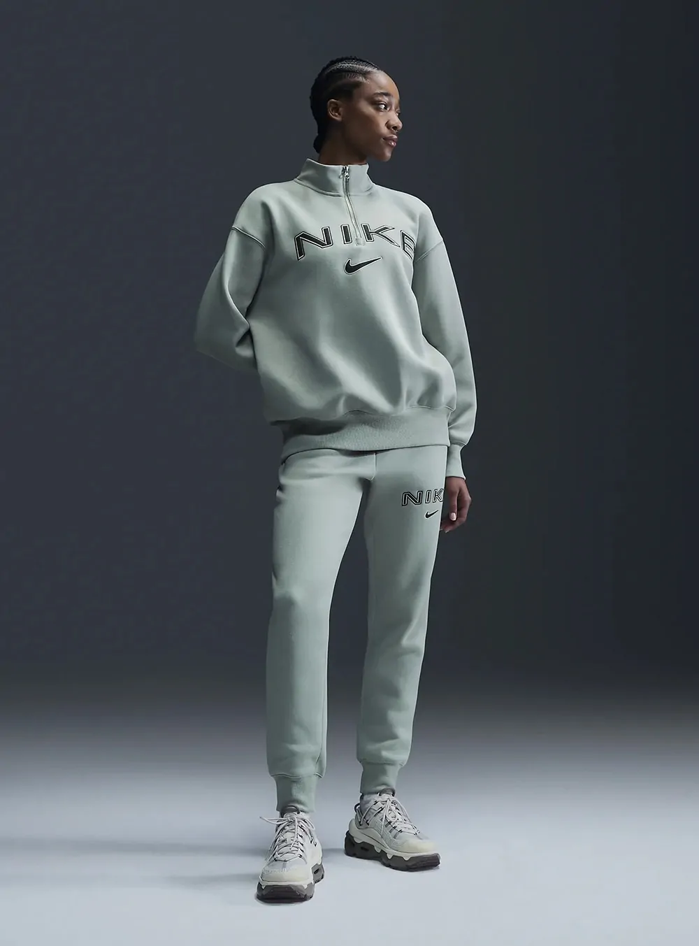 Толстовка женская Nike W NSW PHNX FLC OS LOGO QZ зеленая FV7679