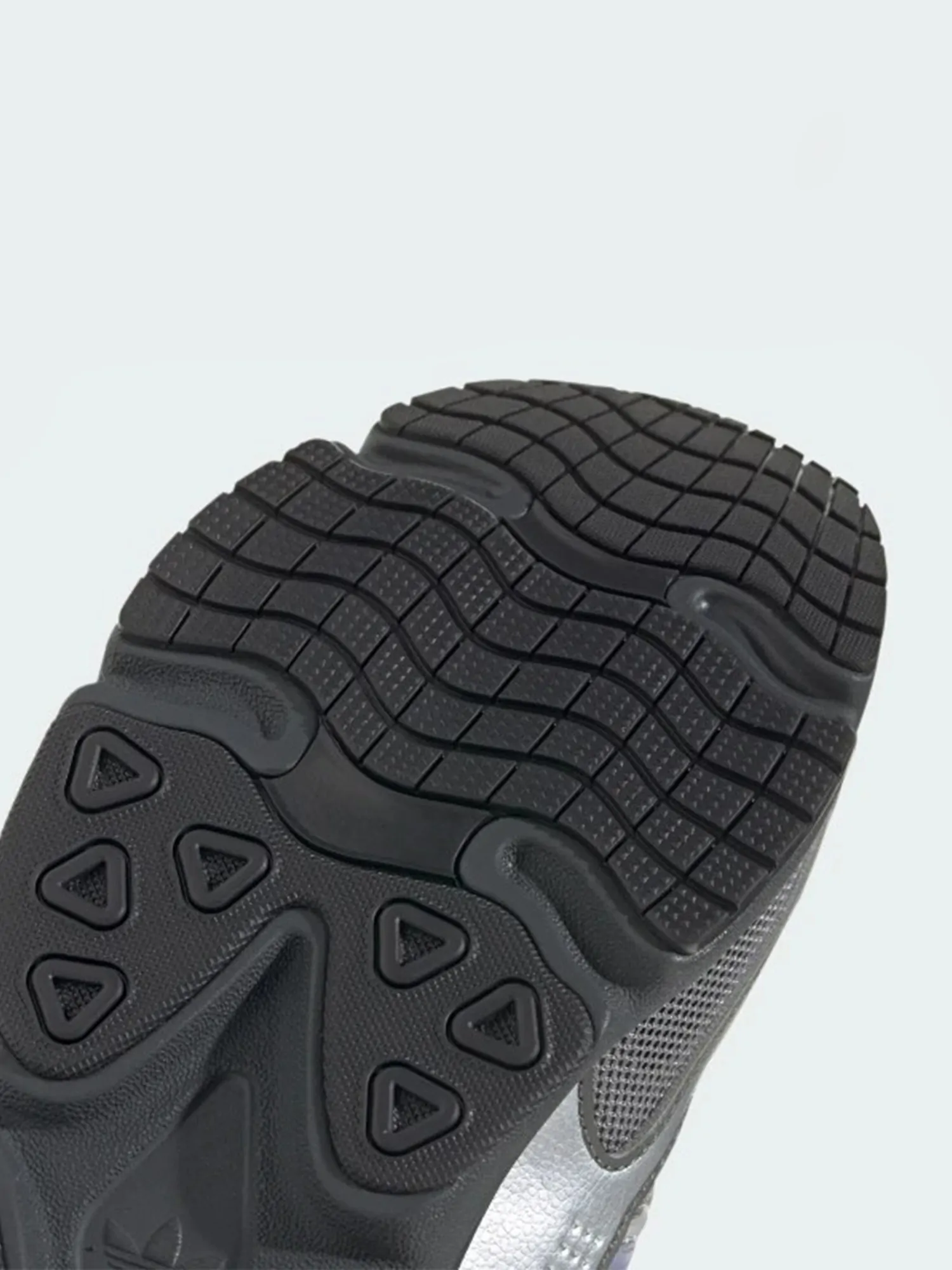 Кросівки чоловічі Adidas OZMILLEN сірі JI2628 купити в Києві в