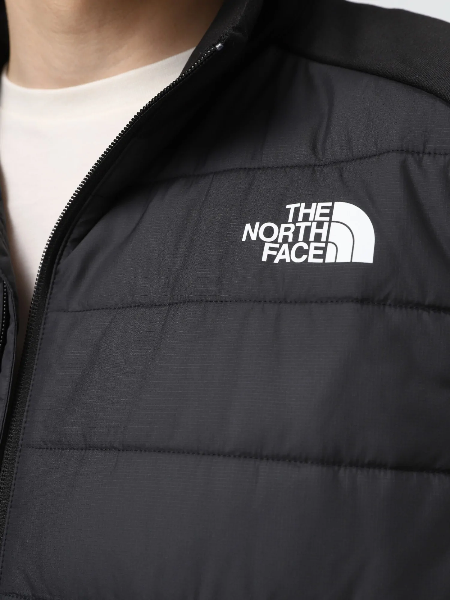 Жилет чоловічий The North Face M REAXION HYBRID чорний