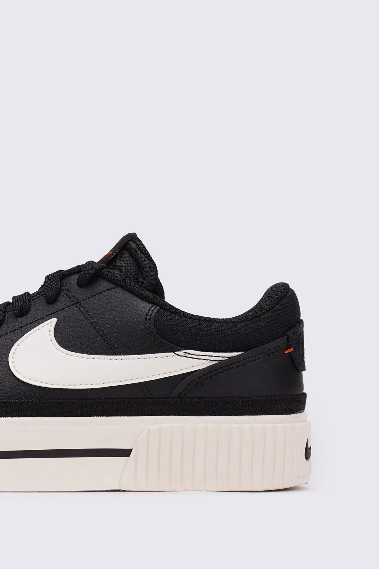 Кросівки жіночі Nike WMNS NIKE COURT LEGACY LIFT чорні DM7590-001