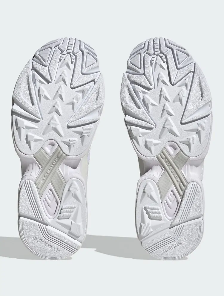 Кросівки жіночі Adidas FALCON W білі IG5732 купити в Києві в