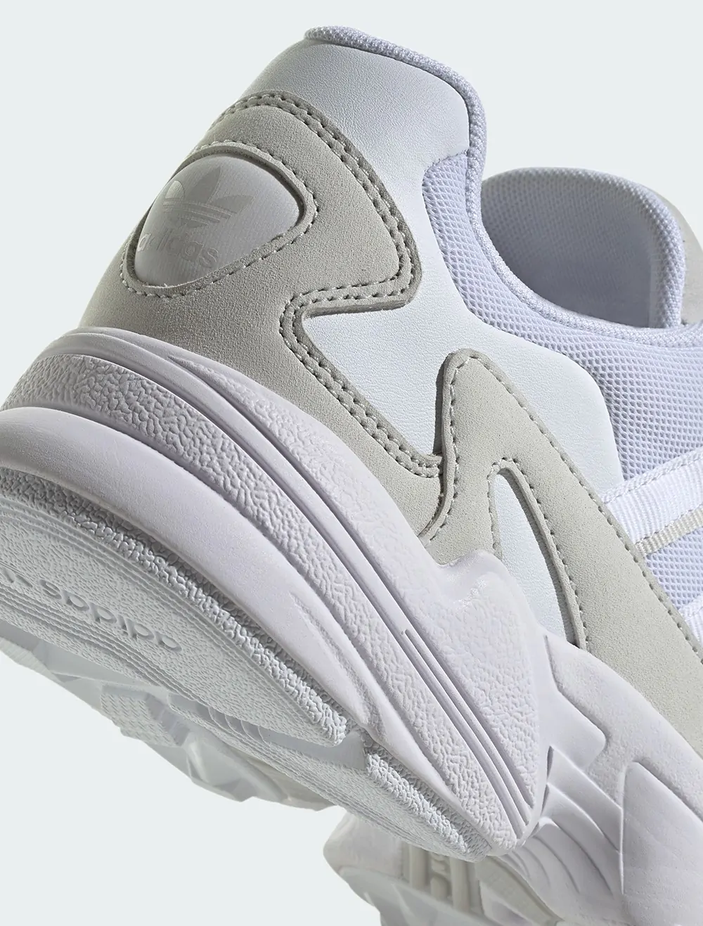 Кросівки жіночі Adidas FALCON W білі IG5732 купити в Києві в