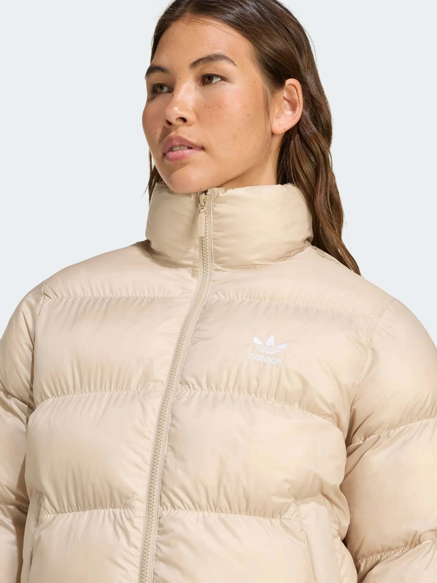 Depoundベージュジャケット Куртка женская Adidas SHORT PUFFER бежевая JX2947 купить в Киеве в