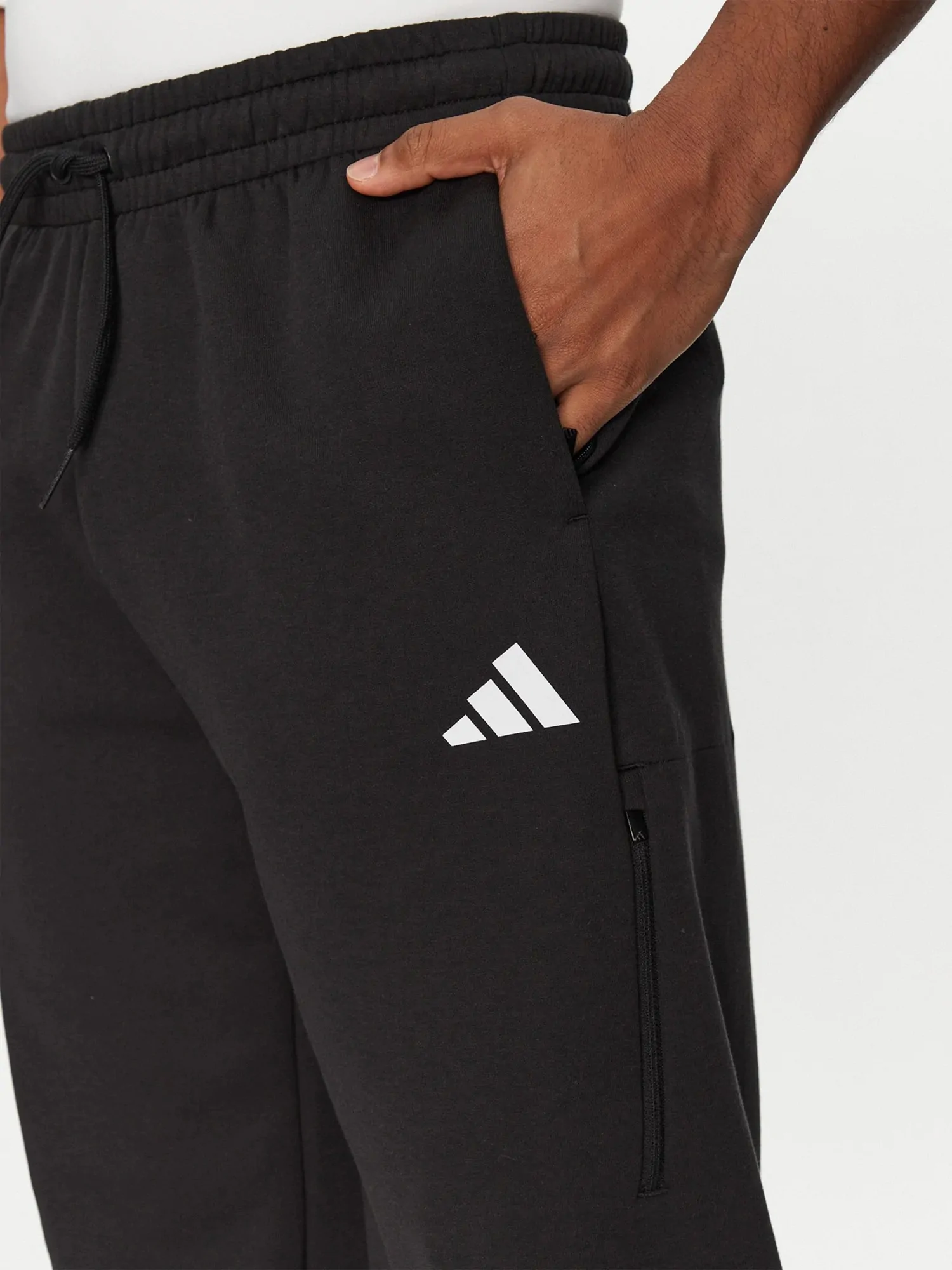 Штани чоловічі Adidas M FI POCKET PT чорні JD4889 купити в Києві в