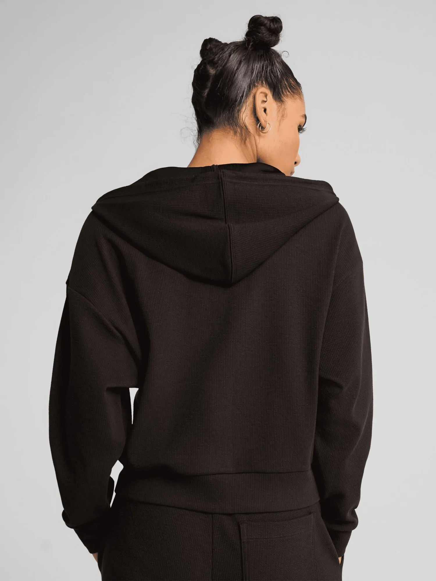 Толстовка женская Puma HER Crop Full-Zip Hoodie черная 68505601