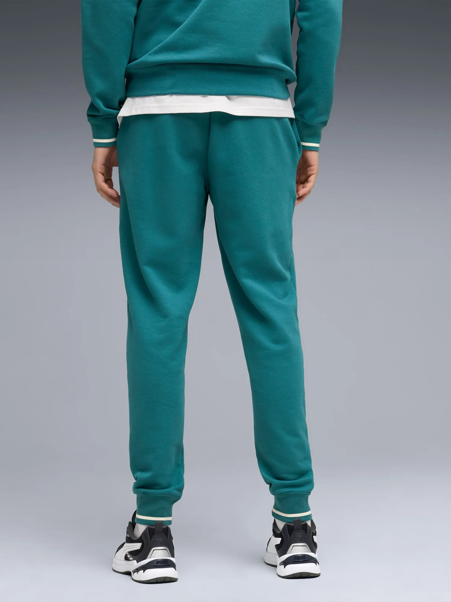 Брюки мужские Puma CLASS Graphic Sweatpants TR cl зеленые 69222941