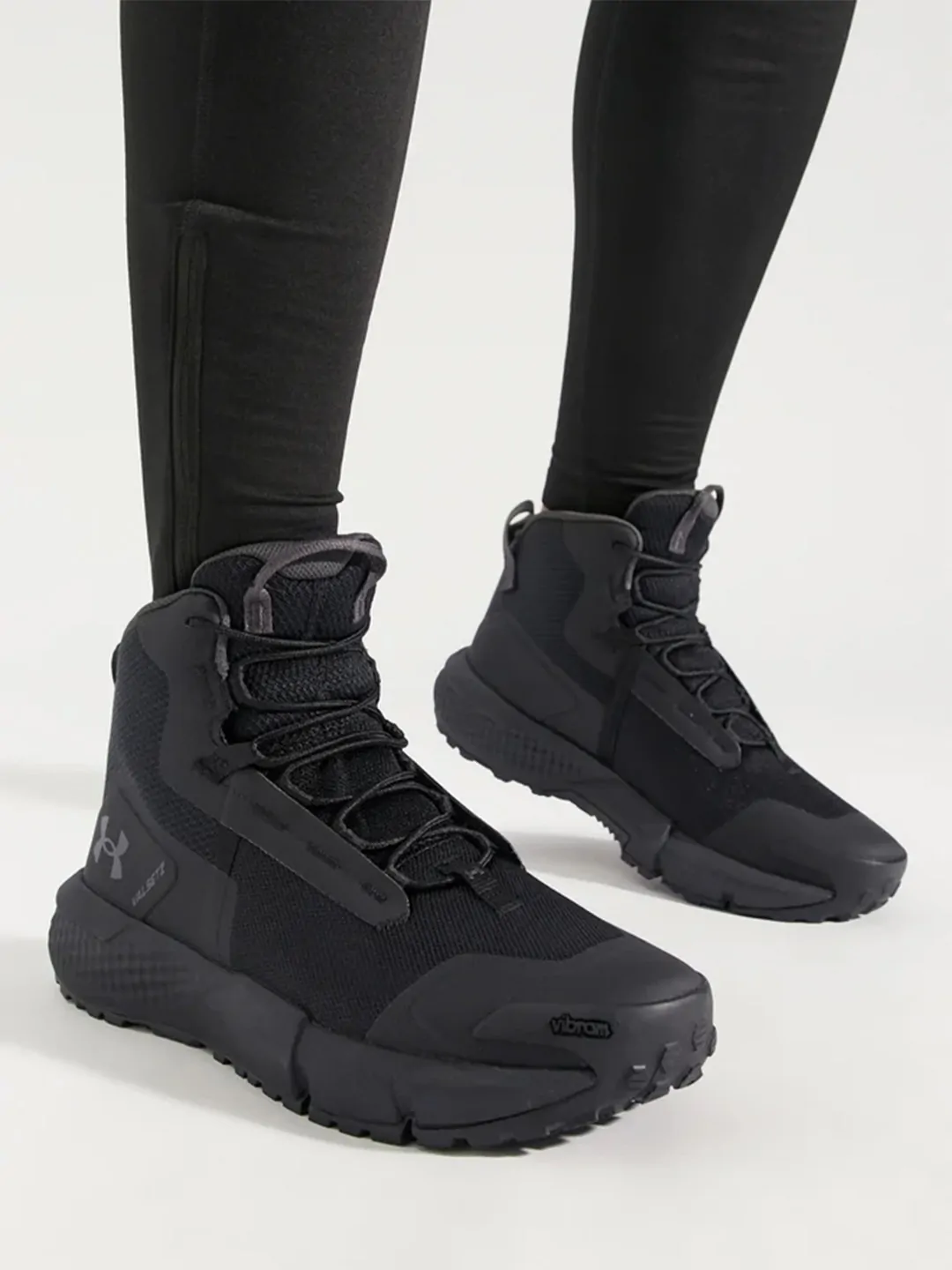 Черевики чоловічі Under Armour UA Charged Valsetz Mid чорні