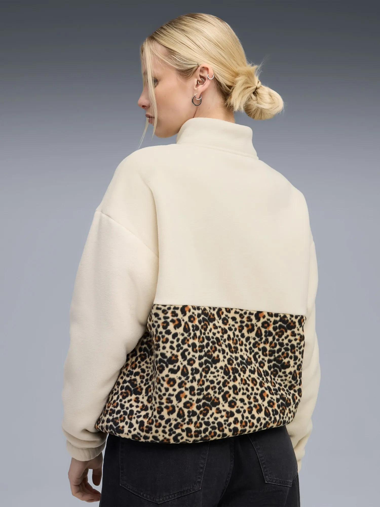 Толстовка женская Puma ESS GRAPHIC Animal Crew молочная 68808387