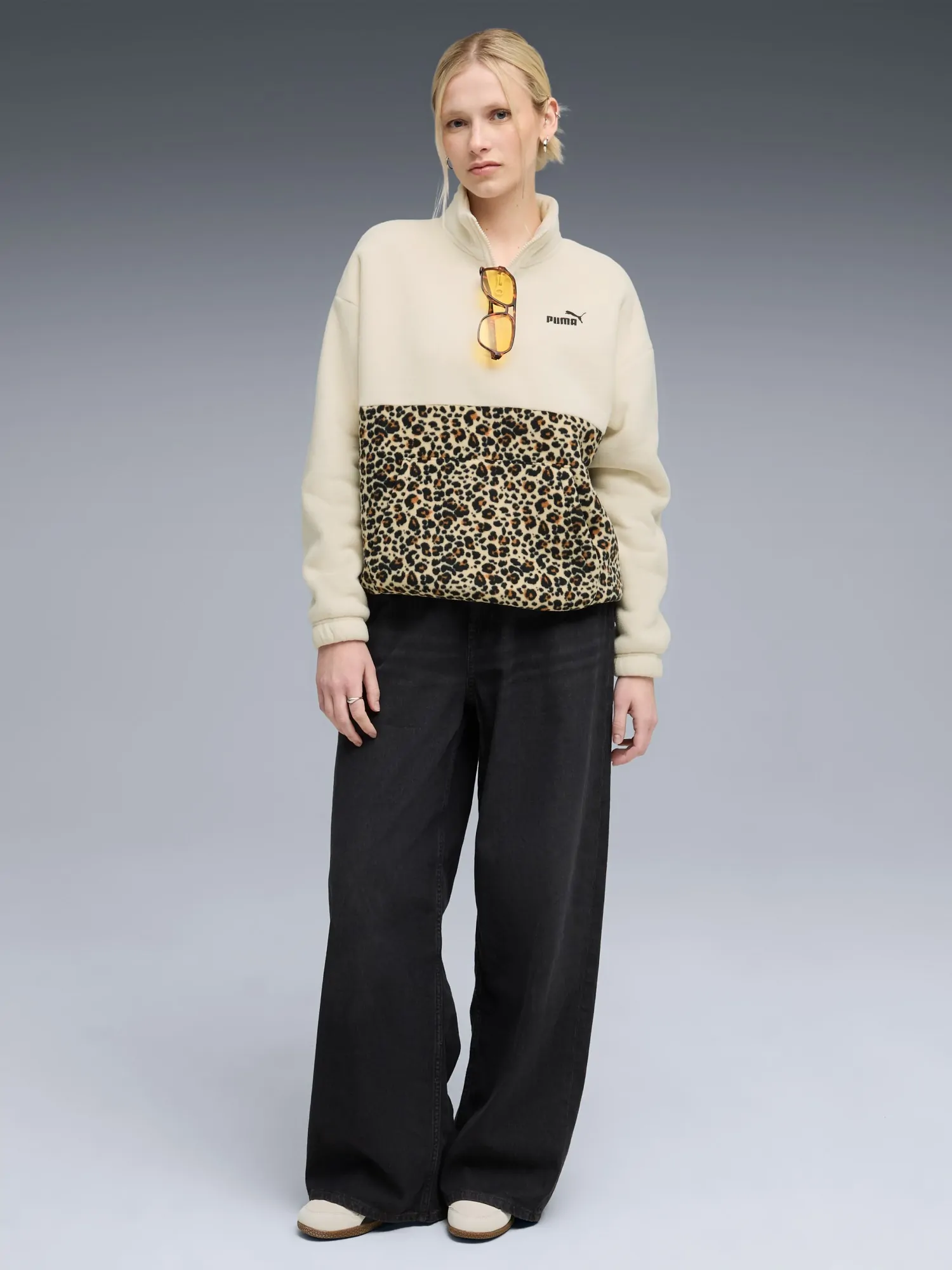 Толстовка женская Puma ESS GRAPHIC Animal Crew молочная 68808387