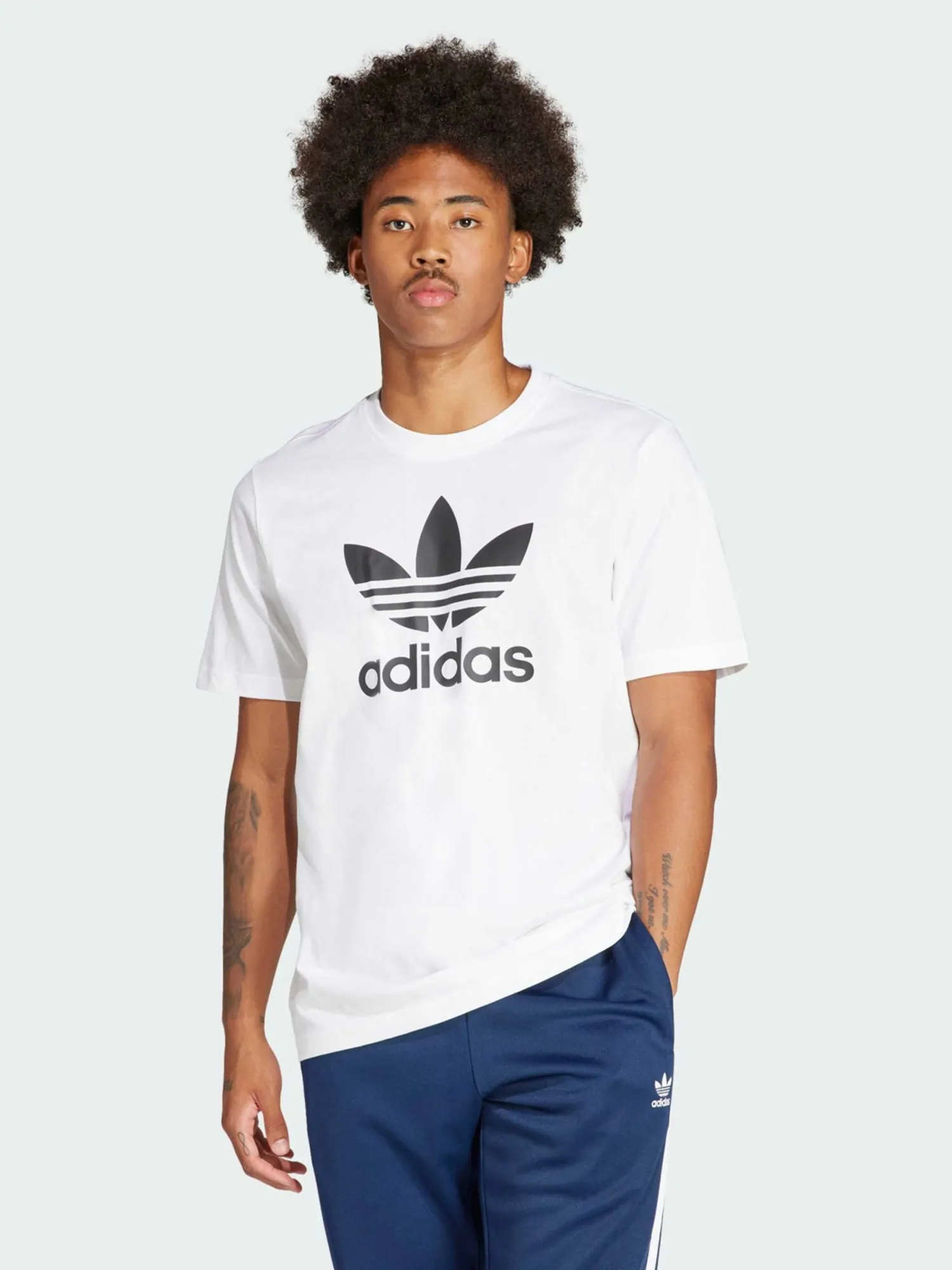 Футболка чоловіча Adidas TREFOIL T-SHIRT біла IV5353 купити в