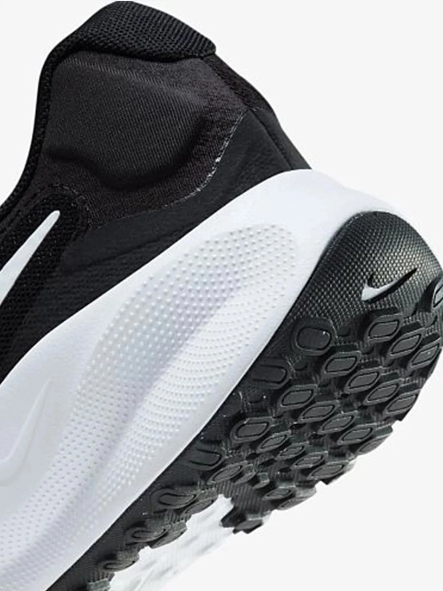 Кросівки жіночі Nike W NIKE REVOLUTION 7 чорні FB2208-003 купити в
