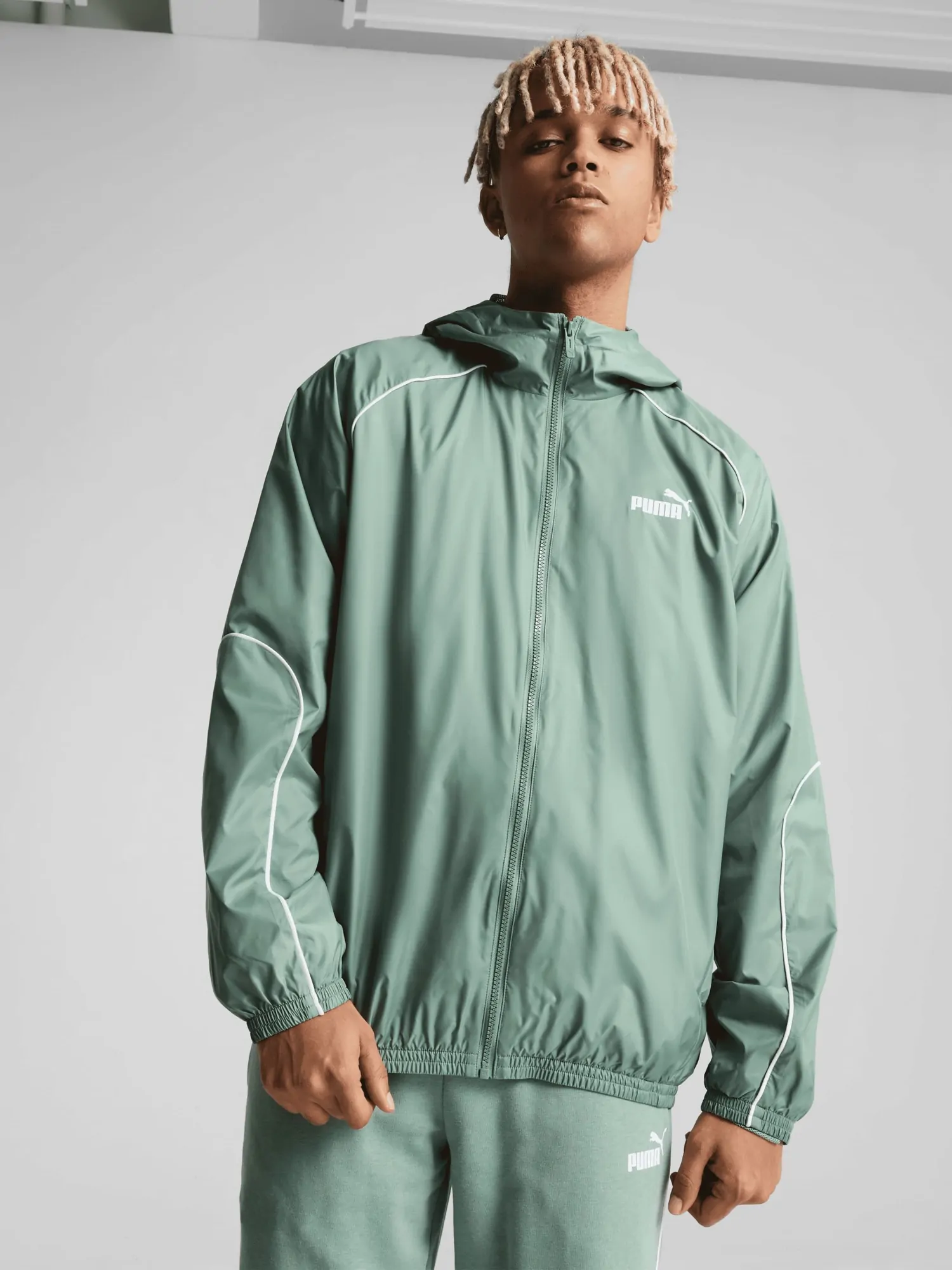 Ветровка мужская Puma PUMA SPORT Windbreaker зеленая 62990430