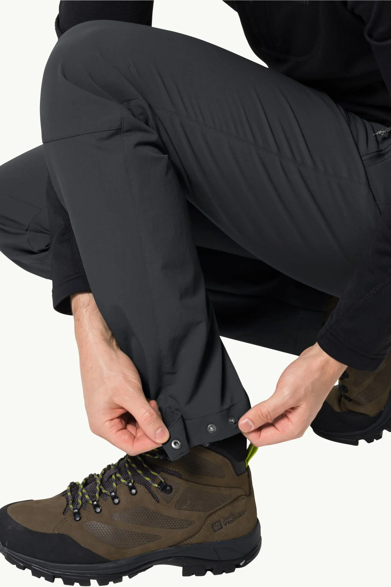 Брюки мужские Jack Wolfskin ACTIVATE XT PANTS M черные 1503755