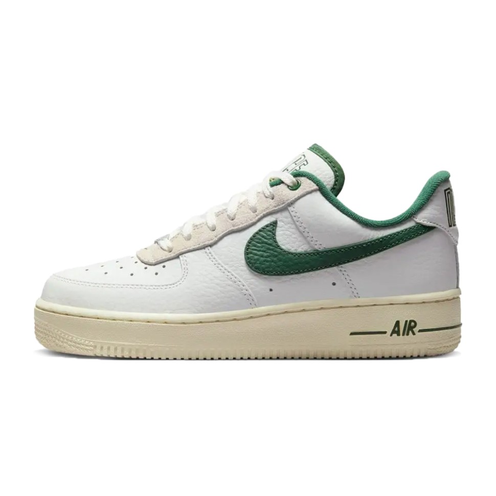 Кросівки чоловічі Nike WMNS AIR FORCE 1 07 LX білі DR0148-102 — фото 1
