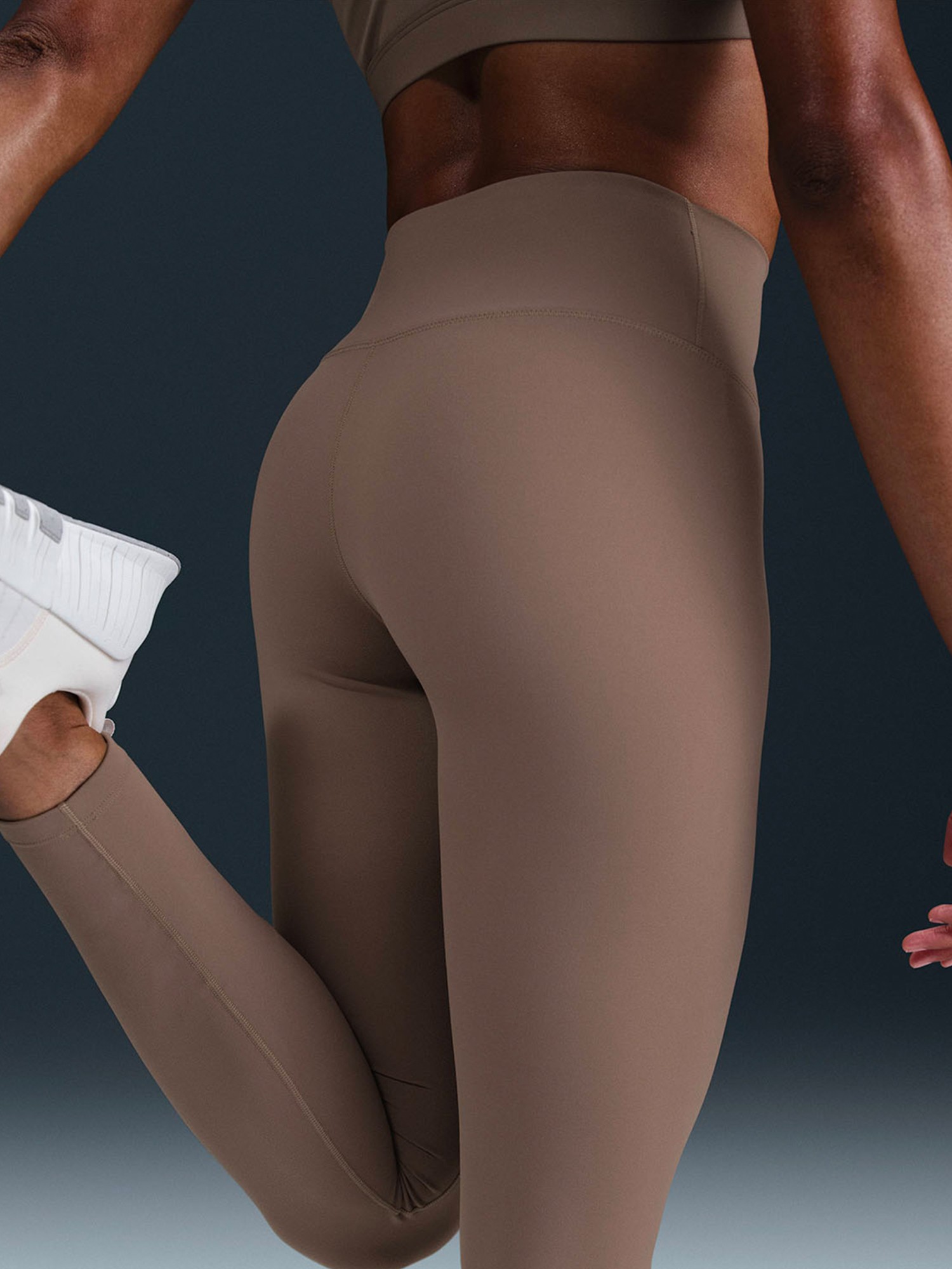 Легінси жіночі Nike W NK DF ONE HR TIGHT коричневі FN3226-233 изображение 5