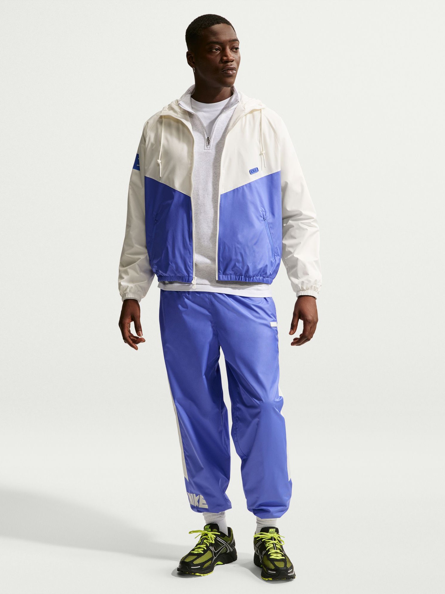 Ветровка мужская Nike M NK WR GFX WVN JKT молочная IF0876-133 изображение 2