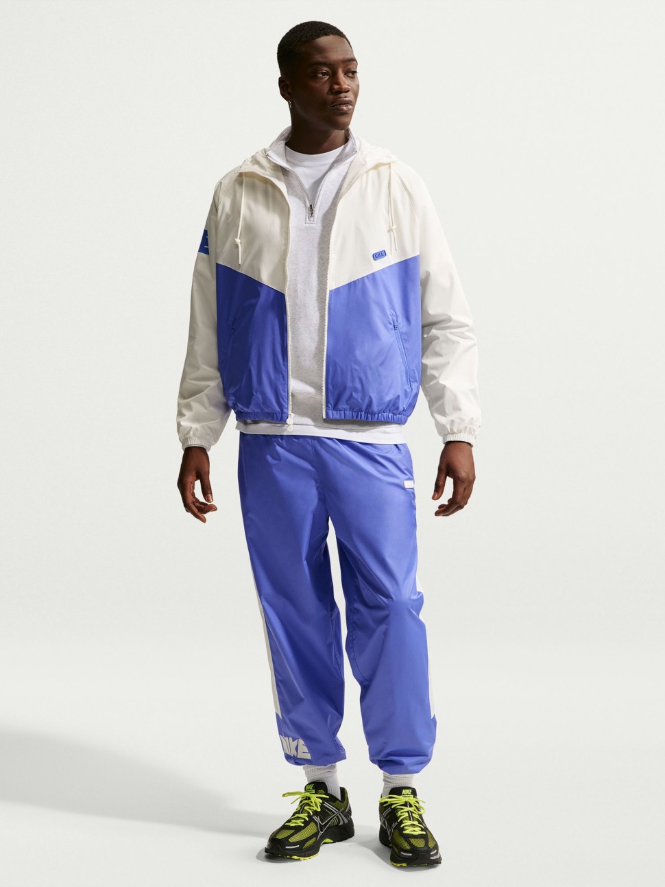 Вітрівка чоловіча Nike M NK WR GFX WVN JKT молочна IF0876-133 — фото 2