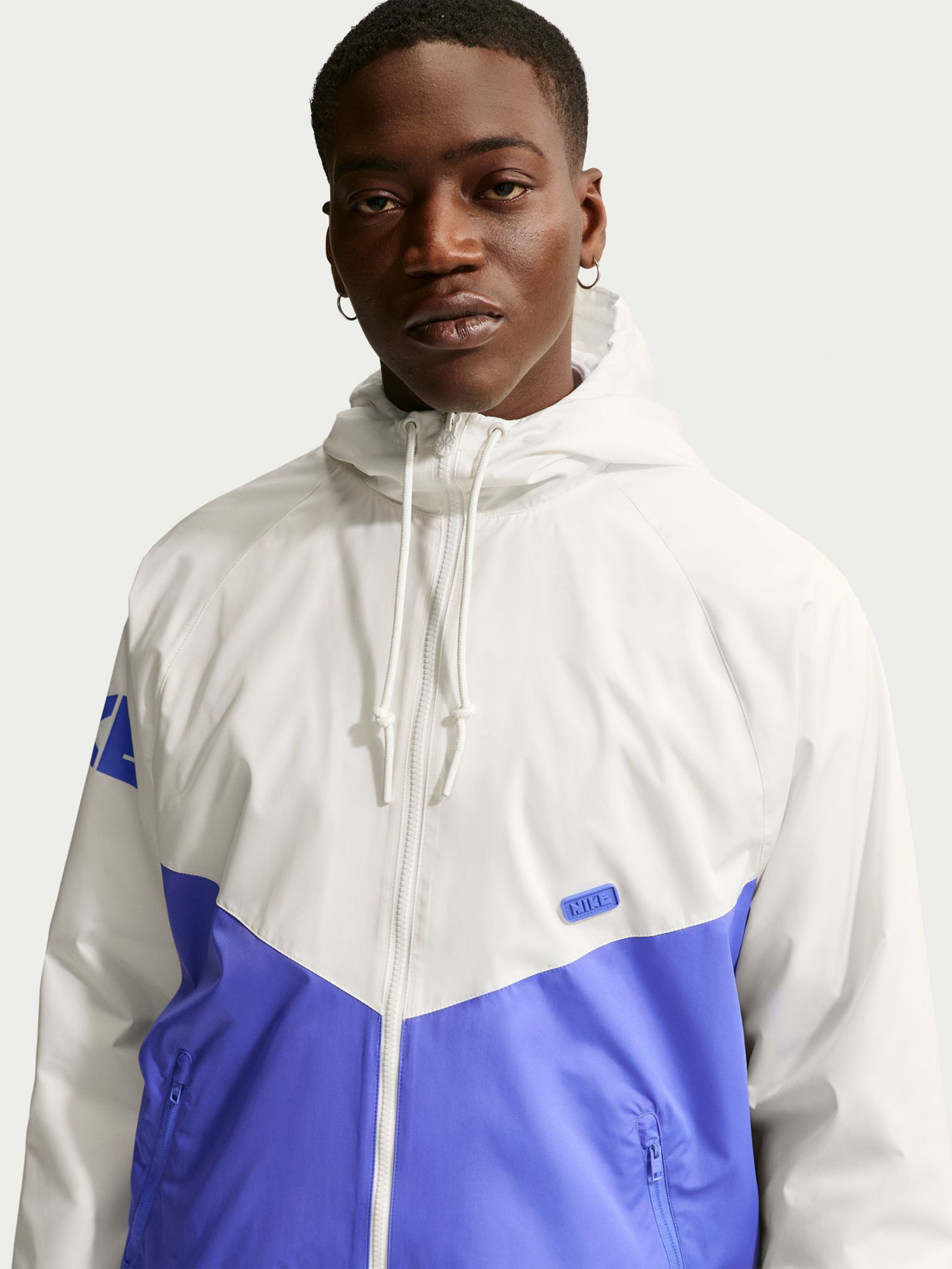 Ветровка мужская Nike M NK WR GFX WVN JKT молочная IF0876-133 изображение 3