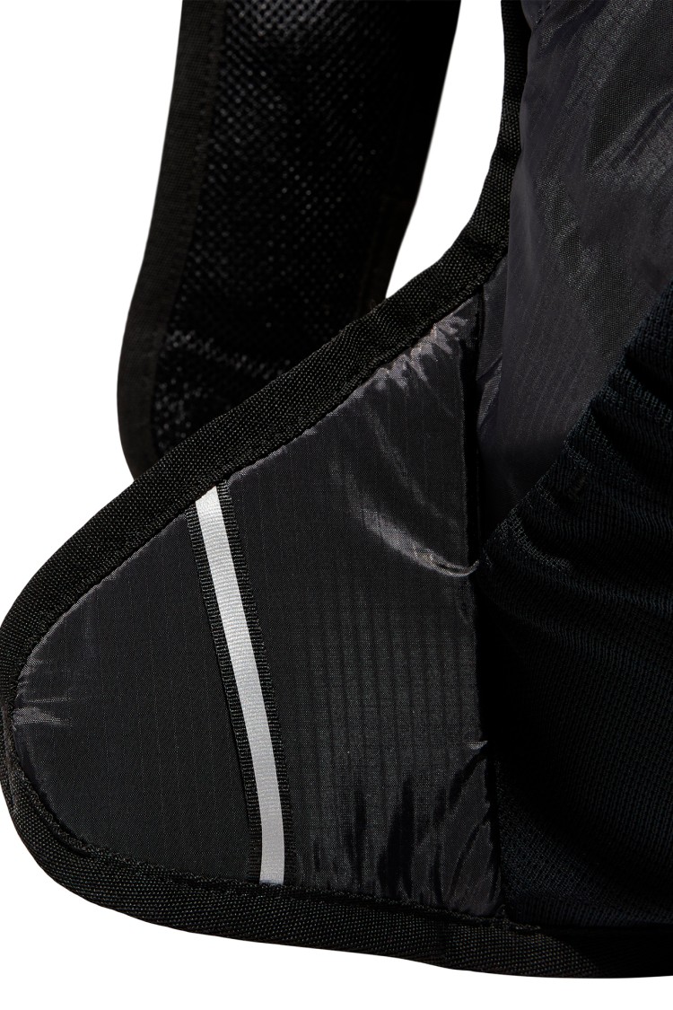 Рюкзак Asics LIGHTWEIGHT RUNNING BACKPACK 2.0 чорний 3013A575-001 изображение 4