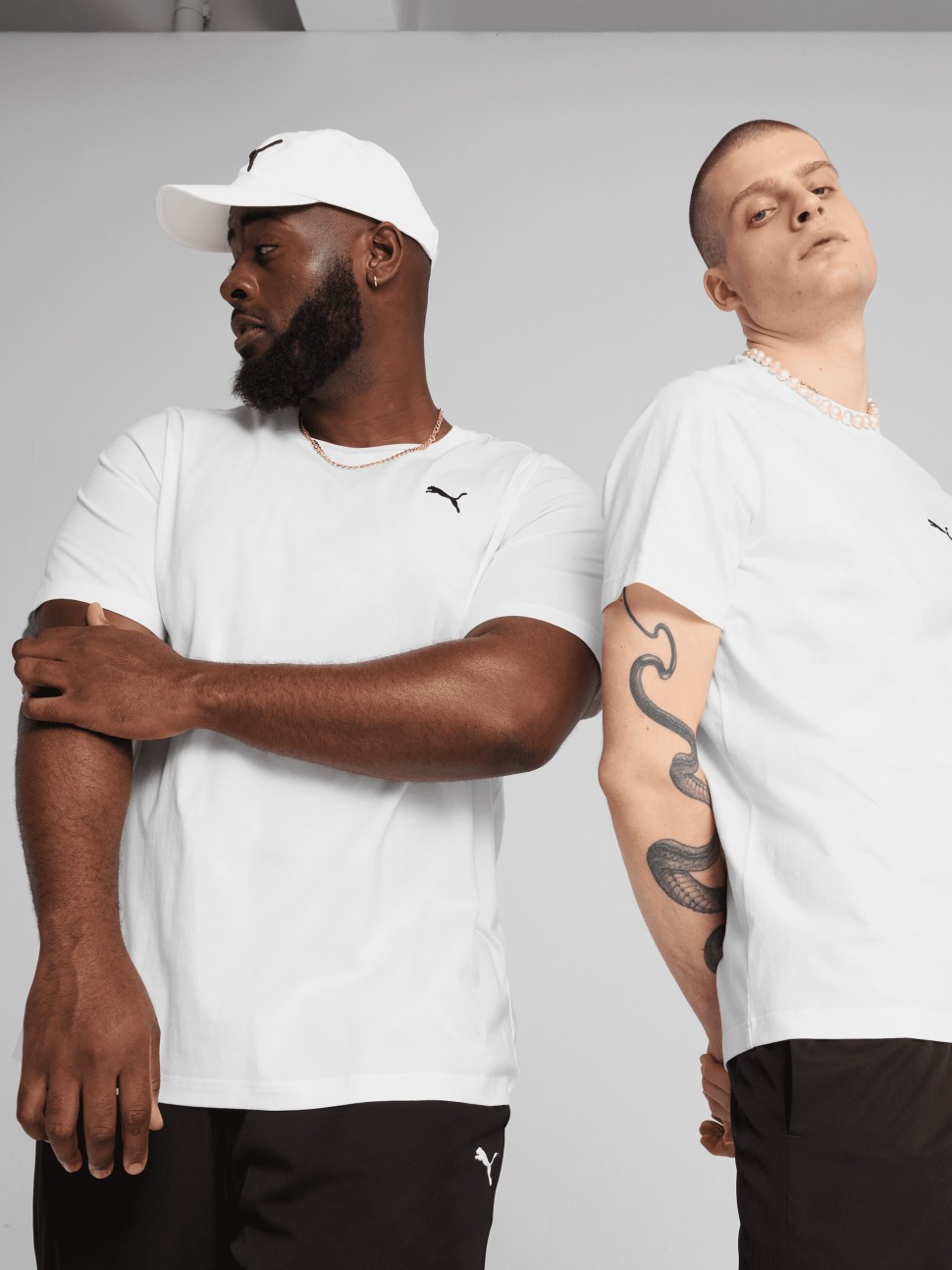 Футболка чоловіча Puma ESS Small Logo Tee біла 68253802 — фото 4