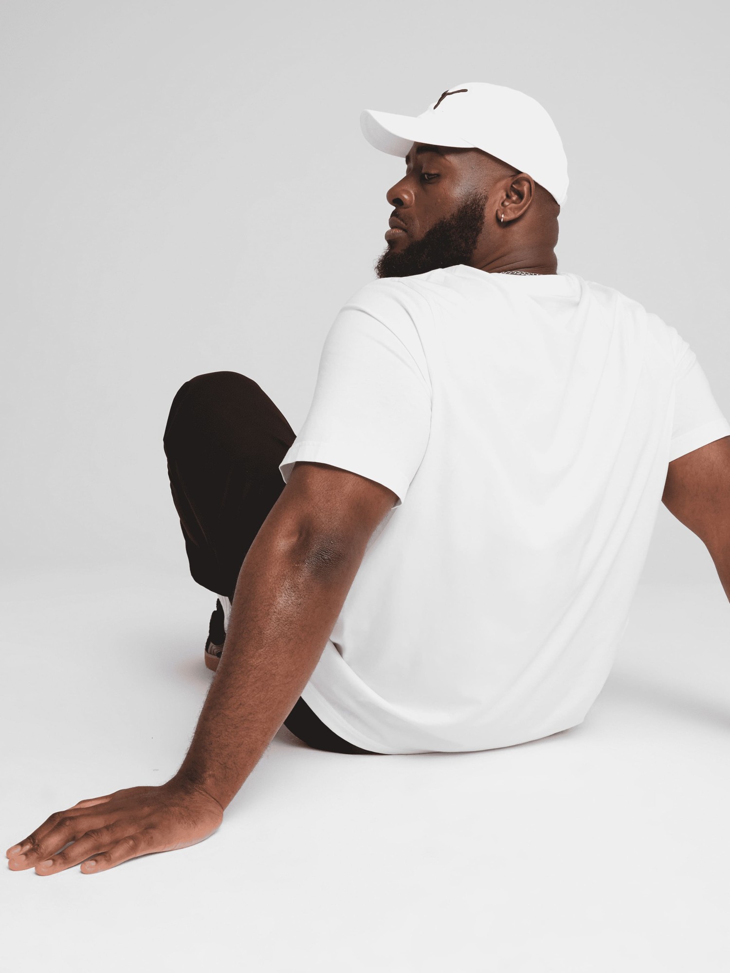 Футболка чоловіча Puma ESS Small Logo Tee біла 68253802 изображение 7