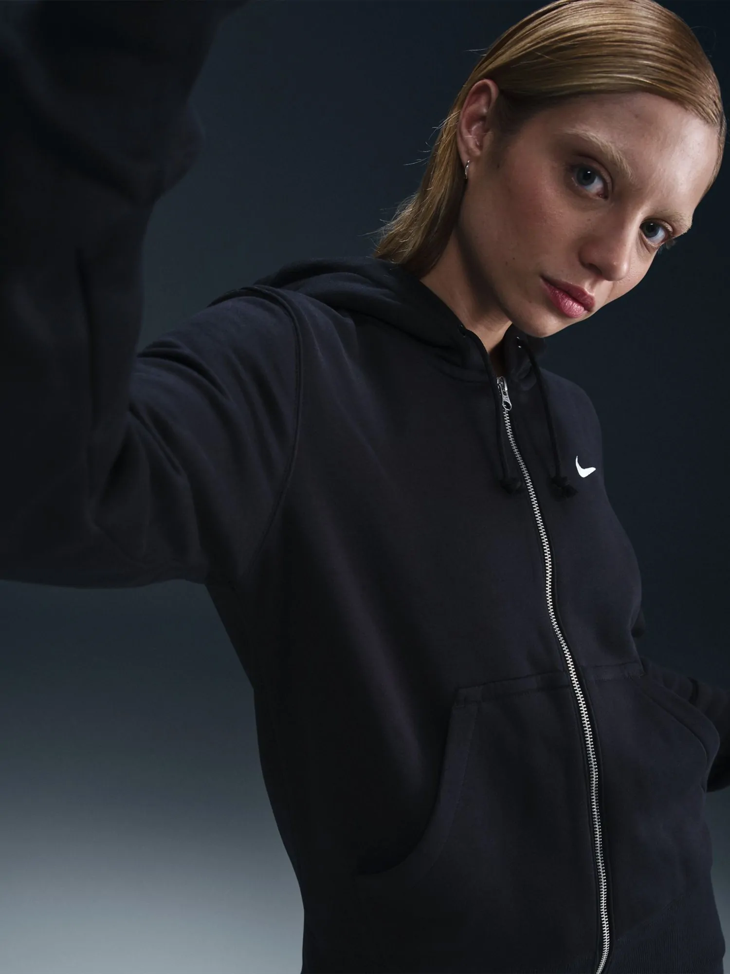 Толстовка жіноча Nike W NSW PHNX FLC STD FZ HDY чорна HJ0995-010 Толстовка жіноча Nike W NSW PHNX FLC STD FZ HDY чорна HJ0995-010